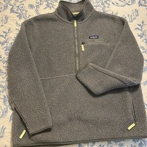 Grey Sherpa Patagonia pullover, Women Size XL